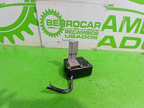 Foto 3ª: Caja Reles Fusibles Nissan Juke ACENTA AUT. 117CV [HR16DE] (2010)