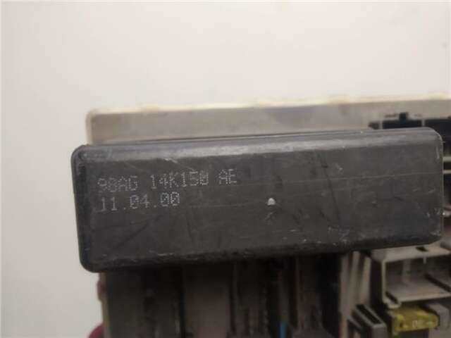 Foto 3ª: Caja Reles Fusibles Ford Focus 1.8 GHIA [1.8 LTR. - 66 KW TDDI TURBODIESEL CAT]