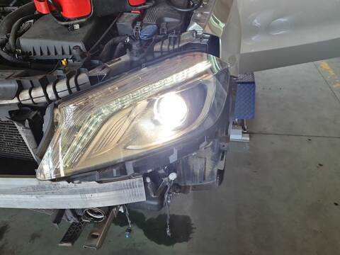 Foto 2ª: Faro Izquierdo Mercedes Clase A 140 A 200 CDI - D 176.008) 136CV 100KW [OM 651.930] (2014)