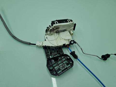 Foto 2ª: Cerradura Puerta Delantera Derecha Mercedes Clase A 140 A 45 AMG 4-MATIC 176.052) 381CV 280KW [133980] (2017)