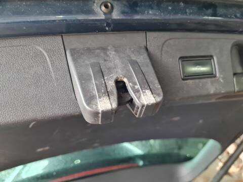 Cerradura Maletero Portón Volkswagen Passat R-LINE 150CV 110KW
