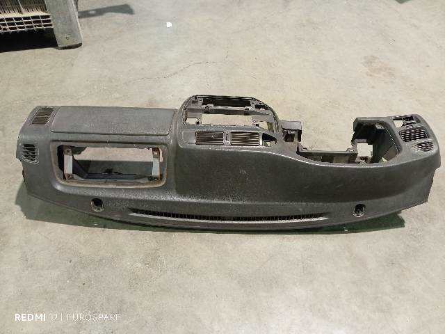 Foto 2ª: Salpicadero Nissan Patrol 2.8 TD Y61 TD6 [RD28ETI] (1999)