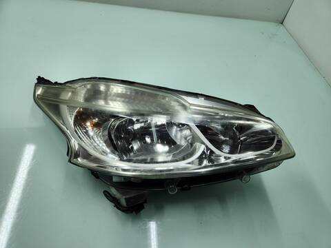 Faro Derecho Peugeot 208 ACCESS 68CV 50KW