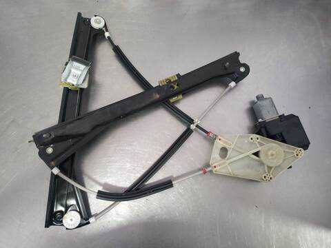 Foto 4ª: Elevalunas Eléctrico Delantero Derecho Volkswagen Polo ADVANCE 90CV 66KW [CAY] (2012)