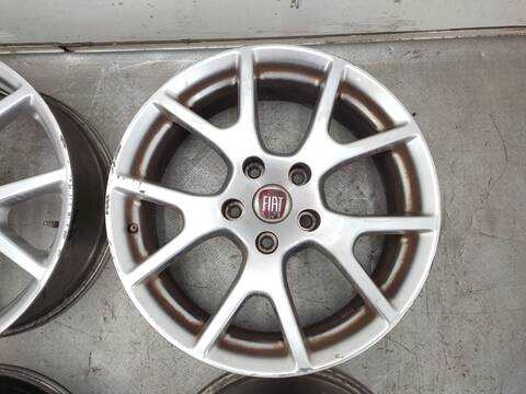 Foto 3ª: Juego LLantas Fiat Freemont 2.0 JTD 170CV 125KW [939B5000] (2012)