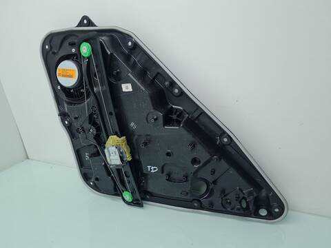 Elevalunas Manual Trasero Derecho Mercedes Clase A 140 A 45 AMG 4-MATIC 176.052) 381CV 280KW