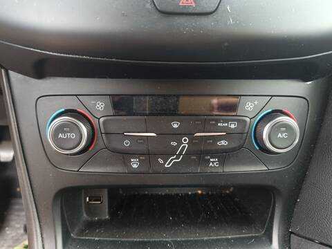 Mando Climatizador Ford Focus XWDA BERLINA