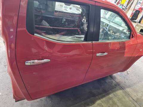 Puerta Trasera Derecha Nissan NP300 ACENTA DOUBLE CAB 4X4 163CV 120KW
