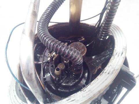 Foto 4ª: Bomba Combustible Volkswagen Passat TRENDLINE BERLINA 140CV 103KW (2005)