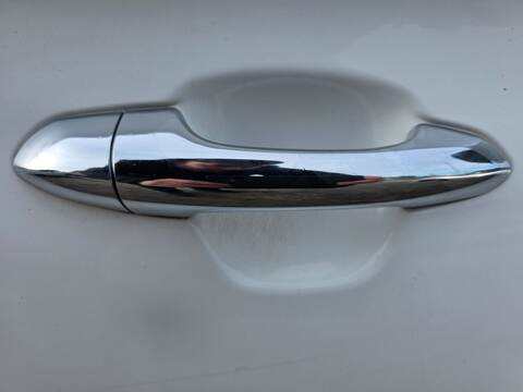 Maneta Exterior Delantera Derecha Kia Carens D4FD