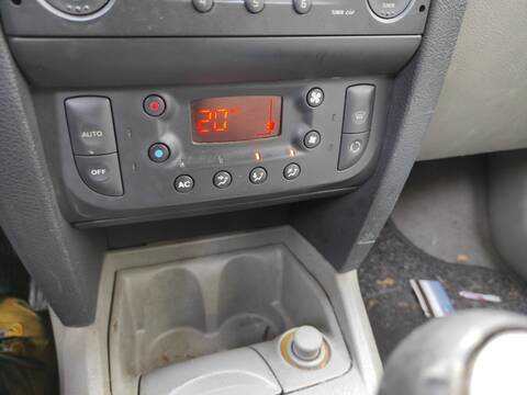 Mando Climatizador Renault Clio K9K702