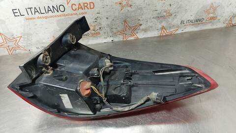 Foto 3ª: Piloto Trasero Izquierdo Kia Carens DRIVE 116CV 85KW [D4FD] (2014)