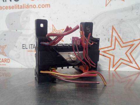 Foto 2ª: Caja Reles Fusibles Mercedes Clase E 180 E 320 4-MATIC 211.082) BERLINA 224CV 165KW [M112954] (2004)