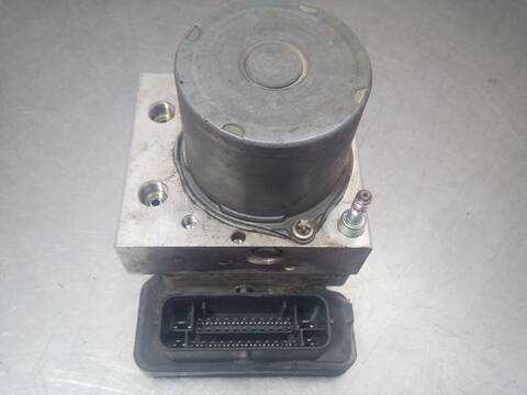 Foto 3ª: Abs Toyota Verso COMFORT 112CV 82KW [N47C16A] (2015)