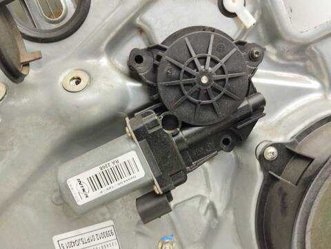 Foto 3ª: Elevalunas Manual Trasero Izquierdo Alfa Romeo 159 1.9 JTDM 16V - SELECTIVE 150CV 110KW [939A2000] (2005)