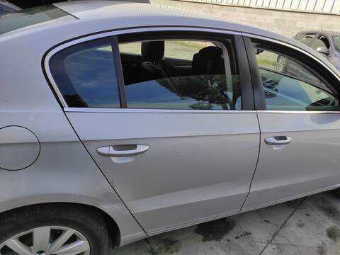 Puerta Trasera Derecha Volkswagen Passat CFFB BERLINA