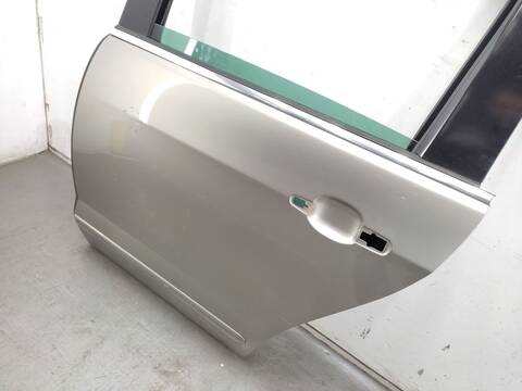 Foto 2ª: Puerta Trasera Izquierda Peugeot 5008 1.6 HDI 114CV 84KW [9H05] (2013)