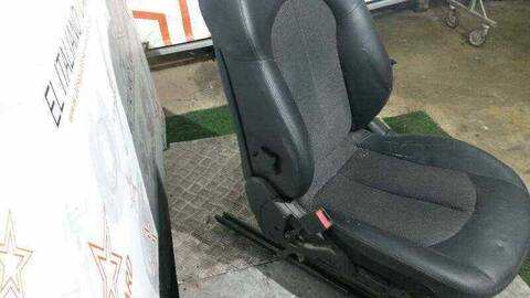 Foto 3ª: Asientos Traseros Mercedes Clase C 160 COUPE 218CV 160KW (2002)