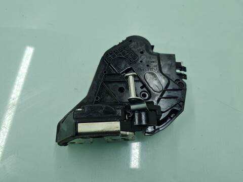Cerradura Puerta Trasera Derecha Toyota Hilux DOBLE CABINA DLX 4X4 149CV 110KW