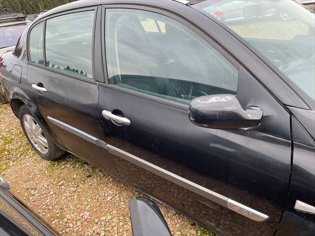 Foto 3ª: Puerta Delantera Derecha Renault Megane 1.9 DCI 120cv [F9QB8] (2005)