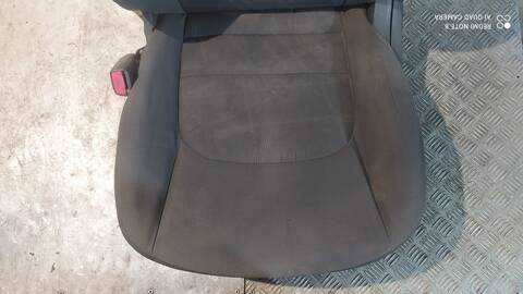 Foto 4ª: Asiento Delantero Izquierdo Kia Rio CONCEPT 86CV 63KW [G4LA] (2014)