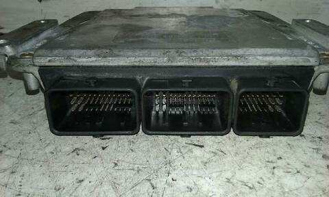 Foto 3ª: Centralita Motor ECU Opel Vivaro 1.9 CDTI CAT F9Q-760 - L08) 101CV 74KW [F9Q U7] (2003)