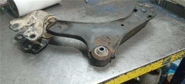 Foto 2ª: Brazo Suspension Delantero Derecho Volvo S60 2.0 KINETIC [2.0 LTR. - 120 KW DIESEL CAT] [D5204T2]