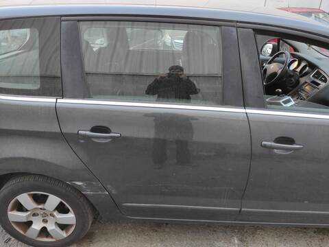 Puerta Trasera Derecha Peugeot 5008 RHE