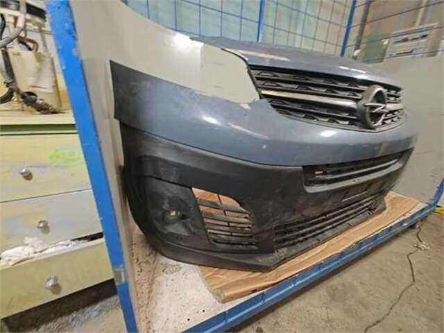 Foto 3ª: Paragolpes Delantero Opel Viva 1.5 L (L3) [1.5 LTR. - 88 KW CDTI DPF]