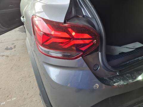 Foto 2ª: Piloto Trasero Izquierdo Dacia Sandero STEPWAY EXPRESSION 91CV 67KW [H4DF4] (2025)