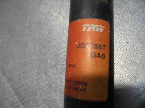 Foto 3ª: Amortiguador Trasero Derecho Toyota Yaris 68CV 50KW [1SZ FE] (2001)