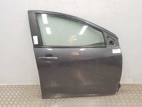 Puerta Delantera Derecha Toyota Yaris HYBRID STYLE