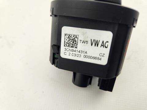 Foto 3ª: Mando Luces Volkswagen Tiguan 2.0 TDI 150CV 110KW [DTSB] (2023)