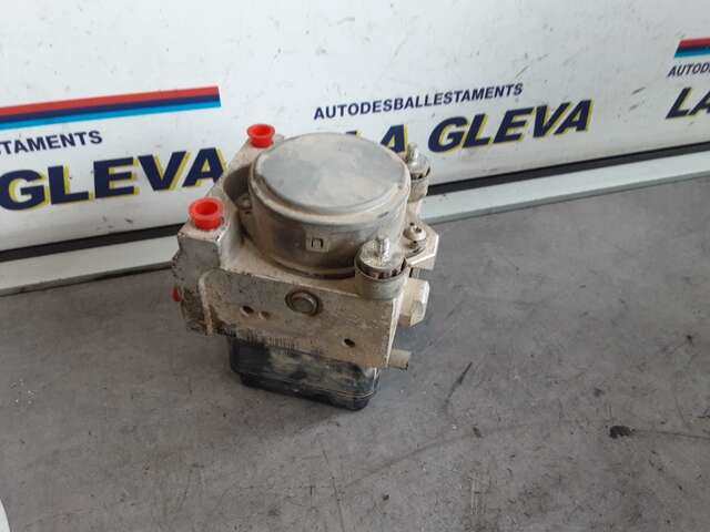 Foto 2ª: Centralita Abs Toyota Hilux 2.500 D4D 144CV/106KW 0CV [2KD-FTV] (2010)