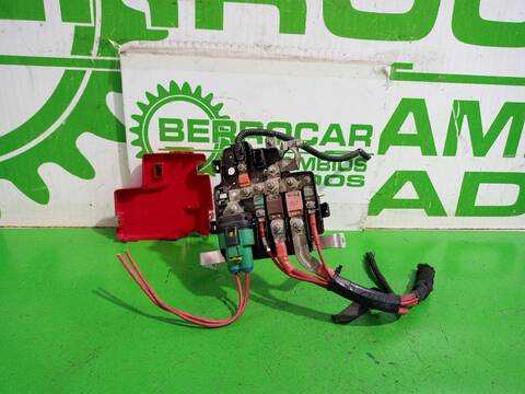 Foto 2ª: Caja Reles Fusibles Renault Kangoo PROFESIONAL 75CV [K9KB6] (2008)