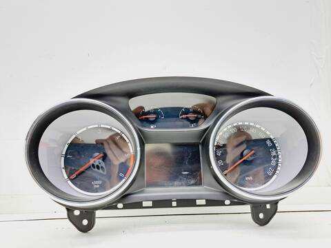 Foto 2ª: Cuadro de Instrumentos Opel Astra BUSINESS 110CV 81KW [B16DTE] (2016)