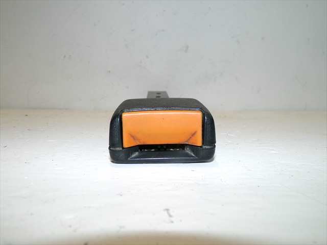 Foto 2ª: Cinturón Delantero Derecho Volkswagen Golf 1.6 G SERIE 3 ,1992-1998 [ABU] (1993)