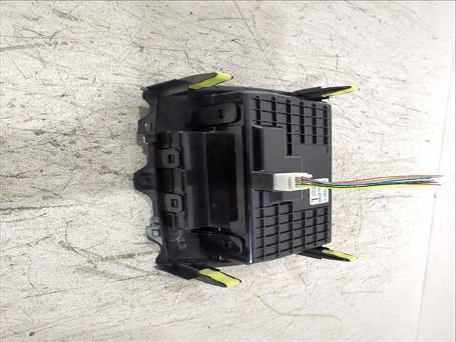 Foto 3ª: Mando Climatizador Toyota Auris 1.6 ZRE151_) 124CV [1ZR-FE] (2006)