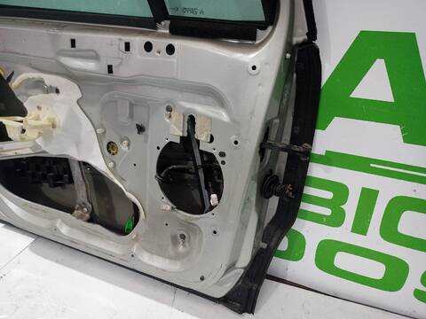 Foto 3ª: Puerta Delantera Izquierda Citroen C4 1.6 16V HDI 90CV [9HXDV6ATED4] (2004)