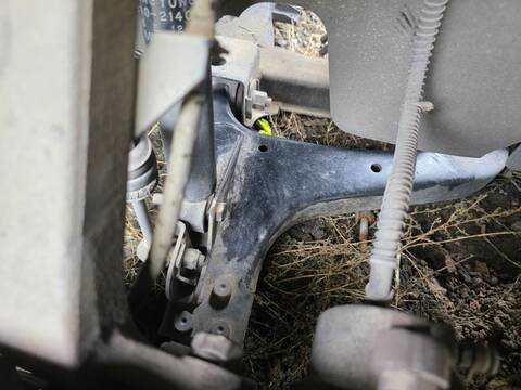 Brazo Suspension Delantero Derecho Ssangyong Rodius D20DTR