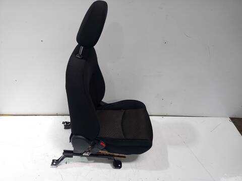 Foto 2ª: Asiento Delantero Derecho Mitsubishi ASX MOTION 4WD 116CV 85KW [4N13] (2014)