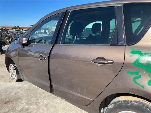 Foto 2ª: Puerta Trasera Izquierda Renault Scenic 1.5 CDI 110CV [K9KA6] (2014)