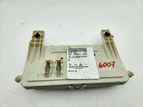 Caja Reles Fusibles Ford Kuga TITANIUM 136CV 100KW