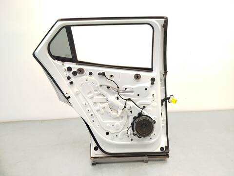 Foto 4ª: Puerta Trasera Izquierda Peugeot 2008 1.2 PURETECH 130 131CV 96KW [HNS (EB2ADTS)] (2021)