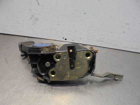 Foto 3ª: Cerradura Puerta Delantera Derecha Toyota Land Cruiser TD VX 5-PTAS.) KZJ95) 125CV 92KW [1KZTE] (1997)