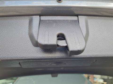 Cerradura Maletero Portón Volkswagen Golf ADVANCE 116CV 85KW