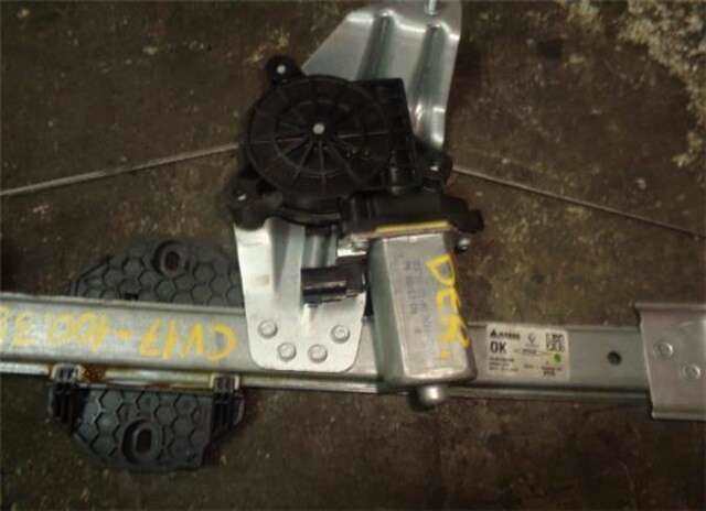 Foto 3ª: Elevalunas Eléctrico Delantero Derecho Dacia Sandero 1.2 16V [D4F 732]