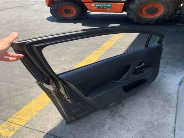 Foto 2ª: Puerta Delantera Izquierda Toyota Avensis 2.0 D4D124-126CV 0CV [1AD] (2009)
