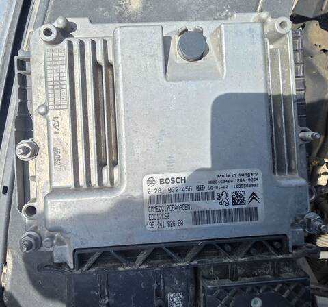 Centralita Motor ECU Peugeot 308 BHY