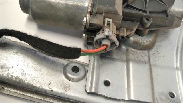 Foto 3ª: Elevalunas Eléctrico Delantero Izquierdo Renault Clio 1.5 DIESEL [K9K 67] (2013)